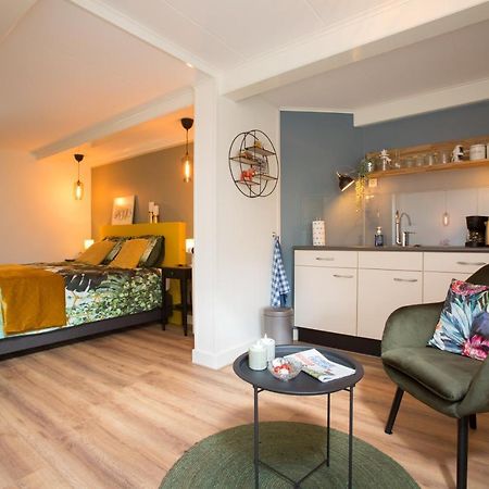 D' Ald Skoalle - Sfeervol Appartement In Oude School. Wijtgaard Dış mekan fotoğraf