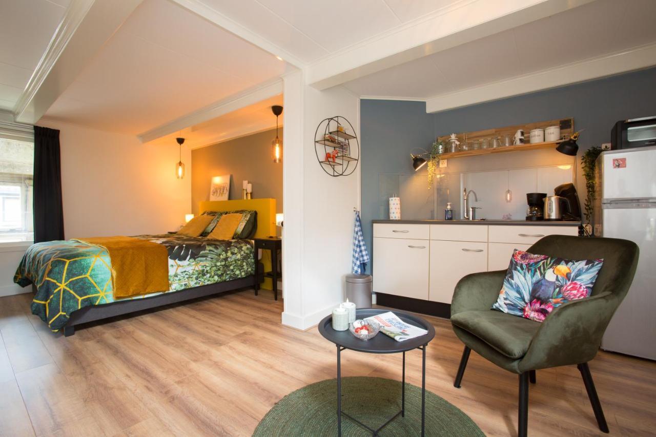 D' Ald Skoalle - Sfeervol Appartement In Oude School. Wijtgaard Dış mekan fotoğraf