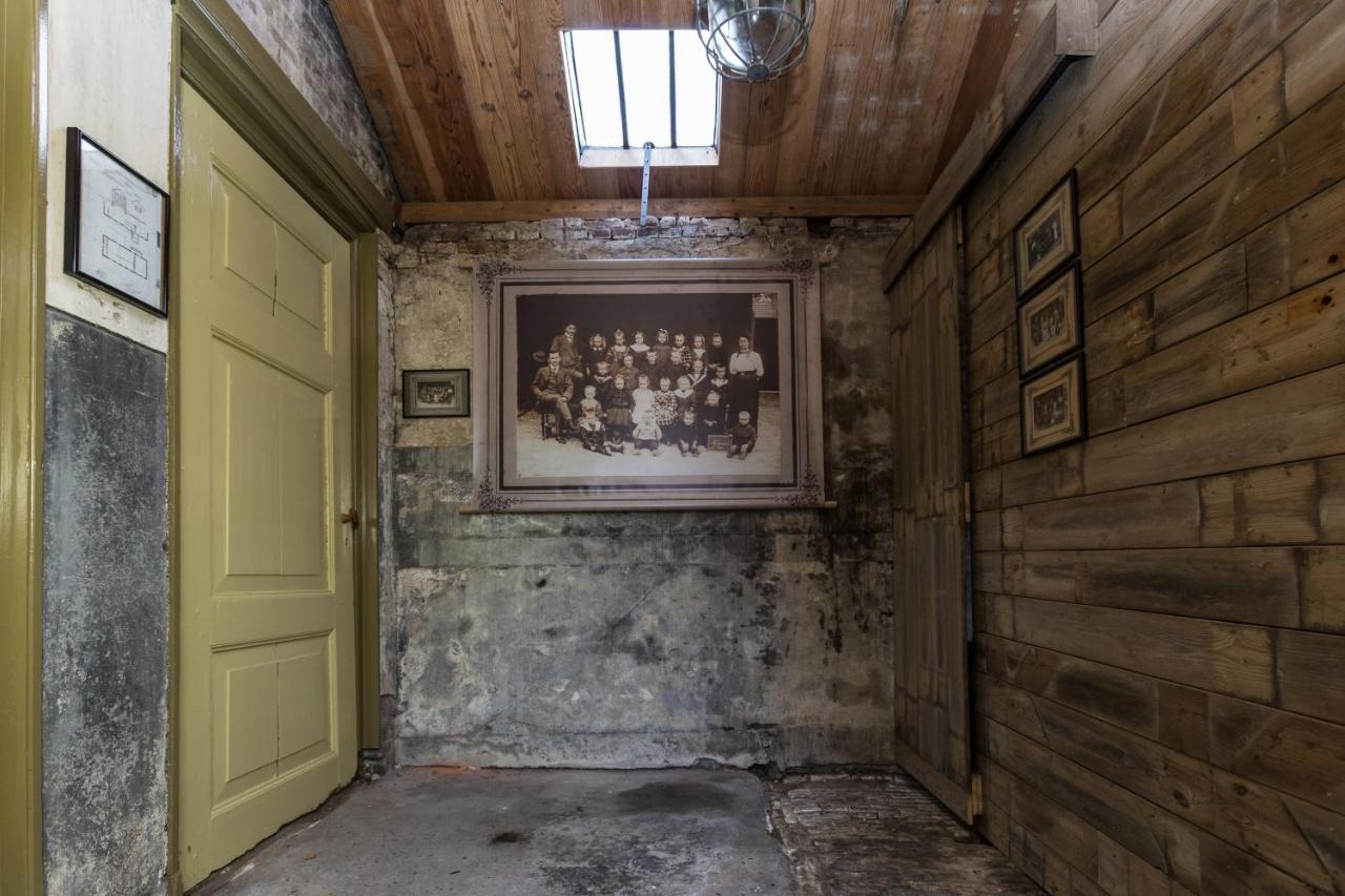 D' Ald Skoalle - Sfeervol Appartement In Oude School. Wijtgaard Dış mekan fotoğraf