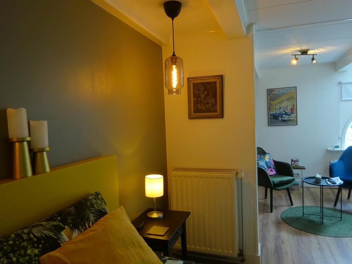 D' Ald Skoalle - Sfeervol Appartement In Oude School. Wijtgaard Dış mekan fotoğraf